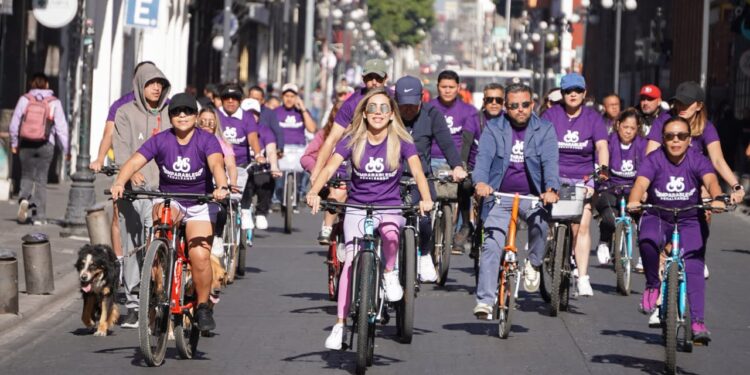 Arranca Mes de la Mujer con rodada en la capital poblana