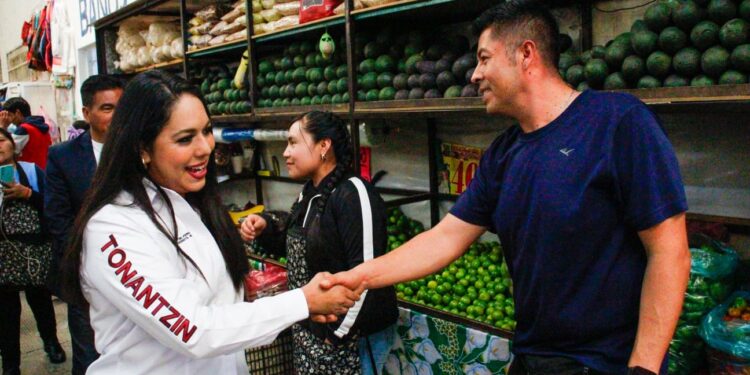 Continúa Tonantzin Fernández mejorando la infraestructura de mercados y tianguis de San Pedro Cholula