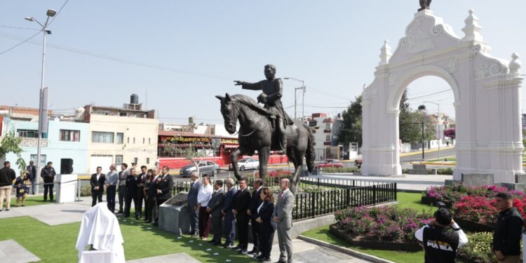 Participan integrantes de la LXII Legislatura en la Develación del Monumento a Ignacio Zaragoza